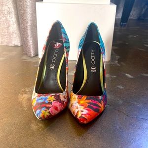 Aldo heels vibrant pattern